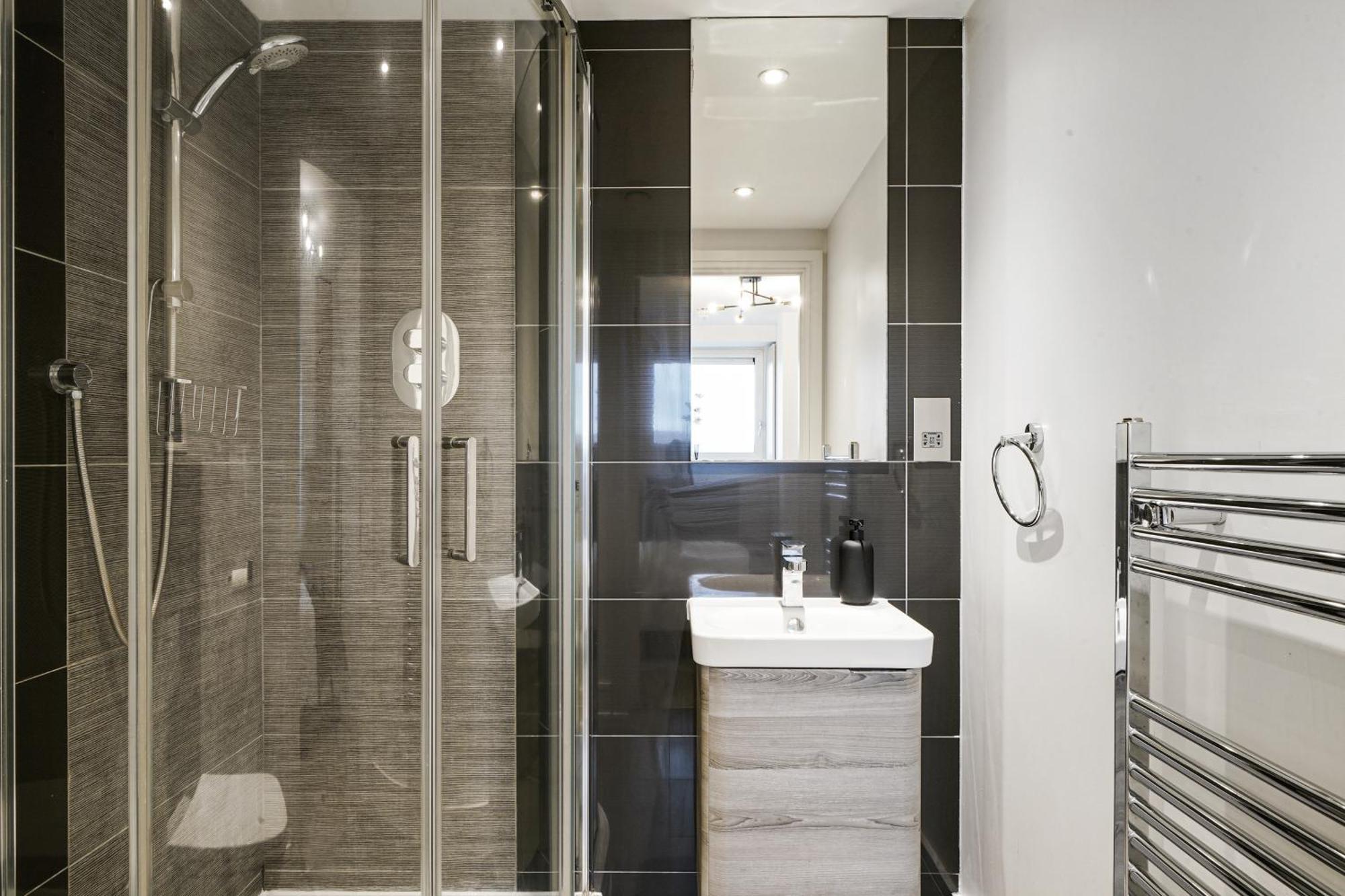 Luxury Apartment With Stunning Views On 10Th Floor Edgware Екстер'єр фото