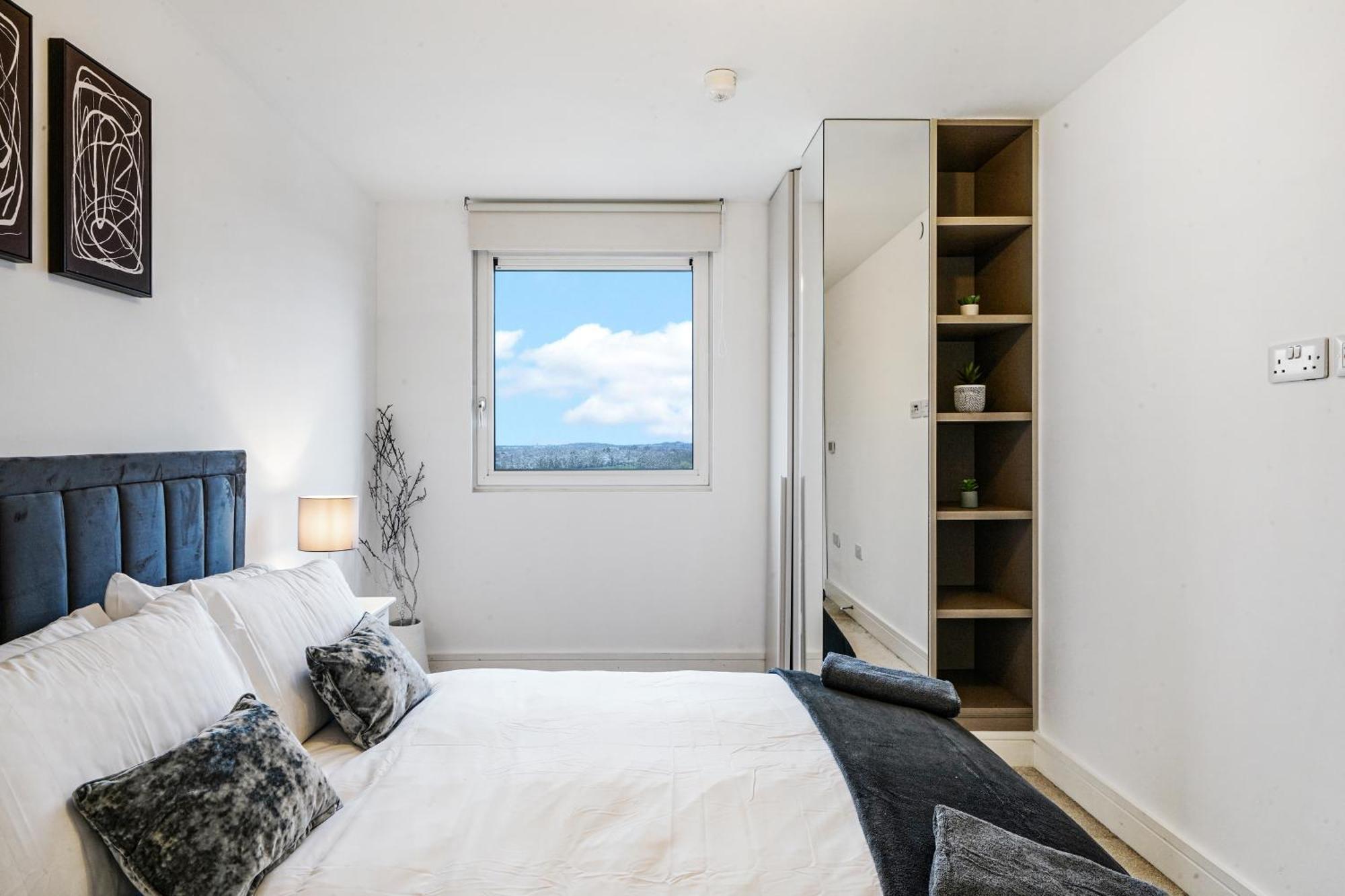 Luxury Apartment With Stunning Views On 10Th Floor Edgware Екстер'єр фото