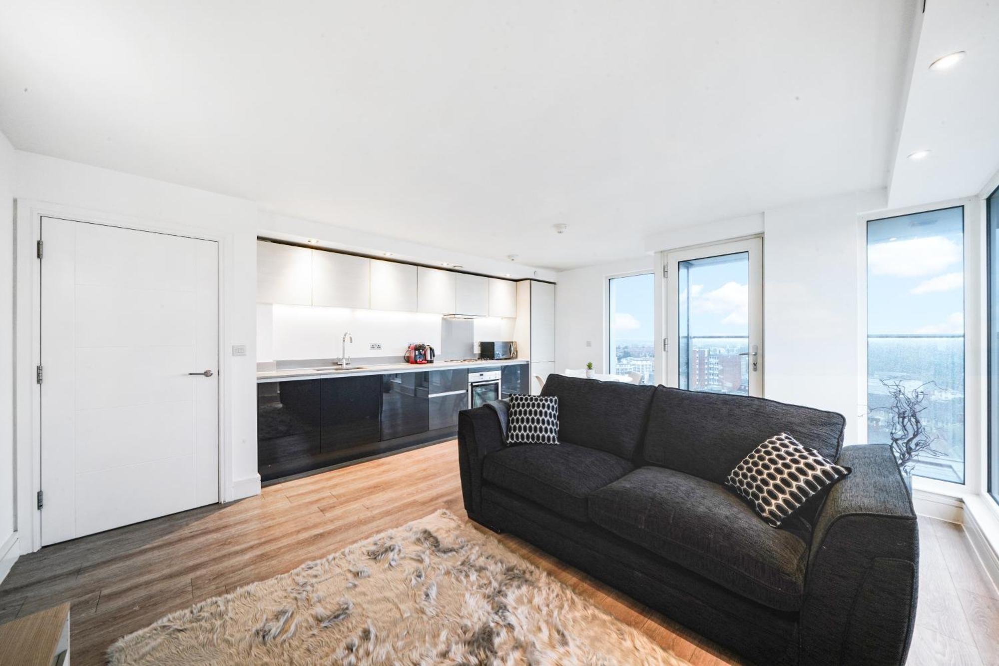 Luxury Apartment With Stunning Views On 10Th Floor Edgware Екстер'єр фото